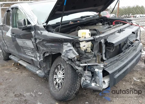 2015 Toyota Tundra Sr5 5.7L V8 z USA, uszkodzony, nr VIN 5TFUY5F13FX423226